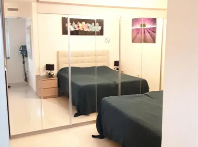 Apartament Front Port Line Sleeps 6 *