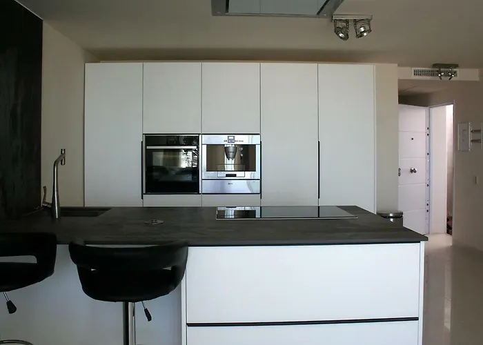 Front Port Line Sleeps 6 Apartament Marbella